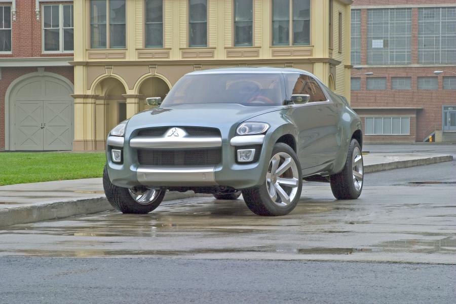  Mitsubishi Sport Truck Concept 2004 года  (фото 13 из 34)